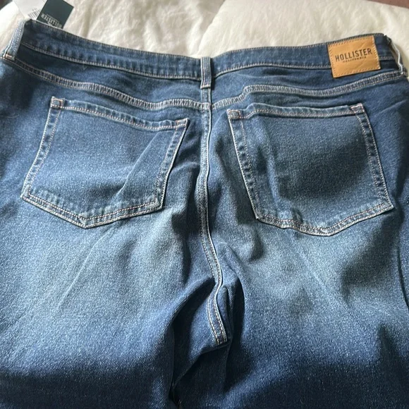 Hollister Ultra high rise Mom Jean vintage stretch 19R W34, L27 dark wash NWT - Picture 9 of 12